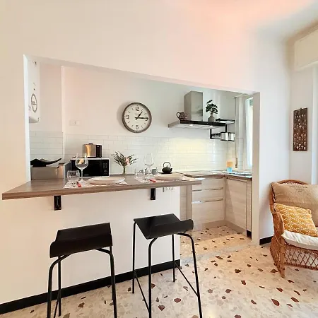 アパート Dimora Concept-summer Apartment-sea View Terrace And Parking ボルジョ・ヴェレッツィ